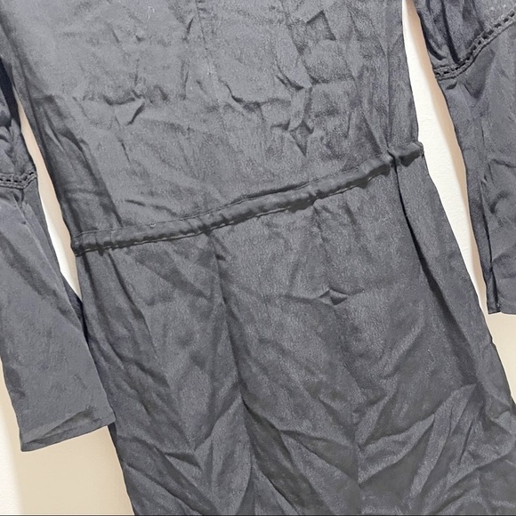 WYLDR LONDON LOS ANGELES Women’s Black Bell Sleeve Crochet Lace Inset Dress - Picture 7 of 10